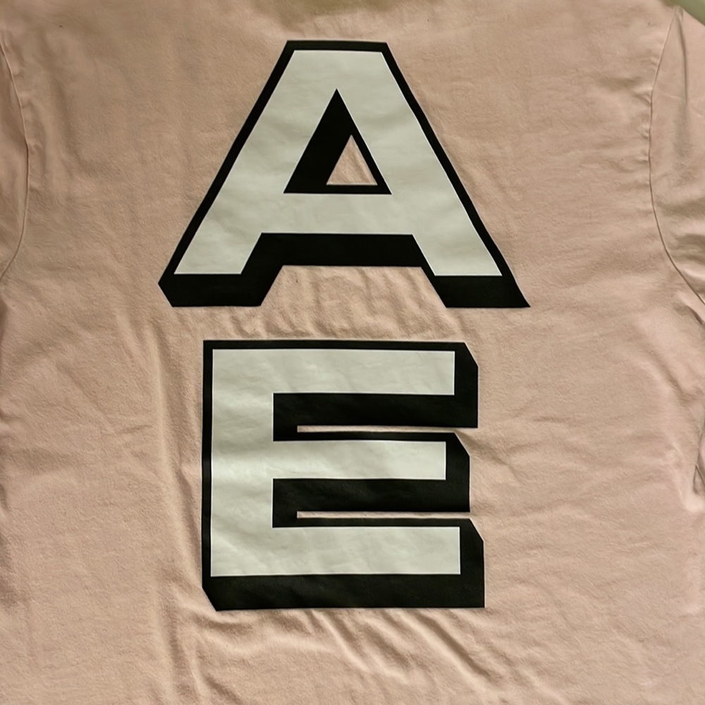American Eagle mens XS pink logo tee